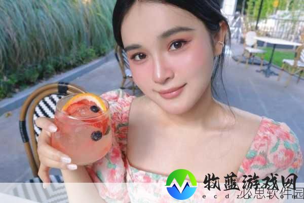 坤吧进蜜桃里面：探索坤吧的魅力，尽享蜜桃中的甜美时光！
