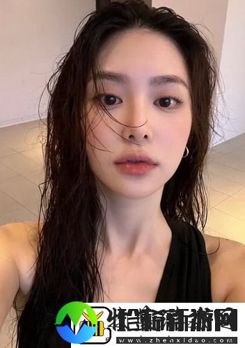 一面膜胸口一面吻，让网友直呼：真是太有趣了！