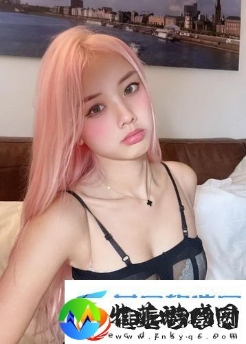 一面膜胸口一面吻