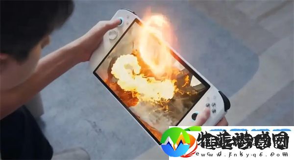腾讯联合英特尔推出11英寸大屏游戏掌机